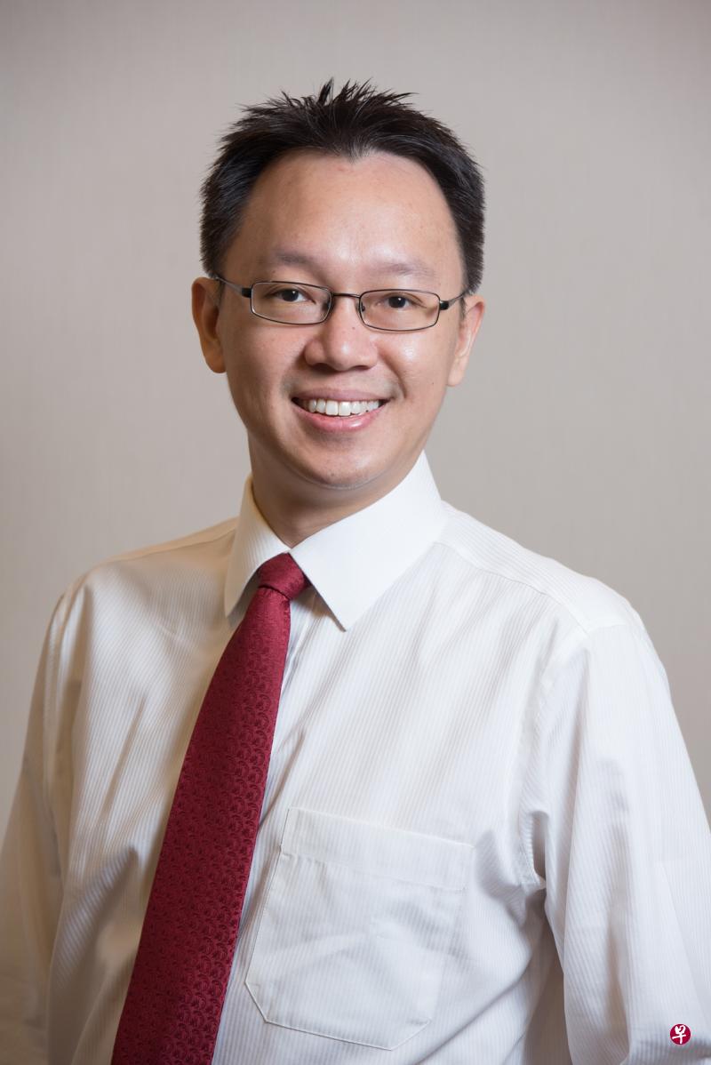 男子涉嫌在前晚抓着裕廊集选区议员陈有明医生的脖子,把他推向墙壁,然后揍他多拳。(档案照) 男子涉嫌在前晚抓着裕廊集选区议员陈有明医生的脖子,把他推向墙壁,然后揍他多拳。(档案照)