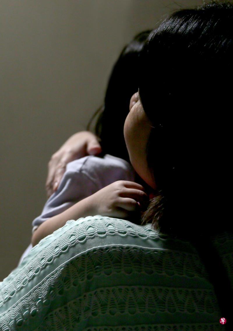 虽然他还会给我的老父母钱,养育我的前儿女,但他却是一个脾气坏、难以沟通的人,与他生活如嚼蜡。近来,他的生意不好,我们常常为钱怄气,生活无宁日。(档案照) 虽然他还会给我的老父母钱,养育我的前儿女,但他却是一个脾气坏、难以沟通的人,与他生活如嚼蜡。近来,他的生意不好,我们常常为钱怄气,生活无宁日。(档案照)