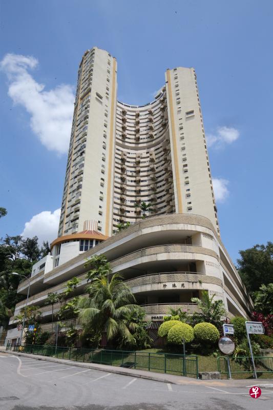 珍珠苑之前三次集体求售失败,分析师建议降低旧楼集体出售的门槛,让这类旧楼更快推出市场。(邬福梁摄) 珍珠苑之前三次集体求售失败,分析师建议降低旧楼集体出售的门槛,让这类旧楼更快推出市场。(邬福梁摄)