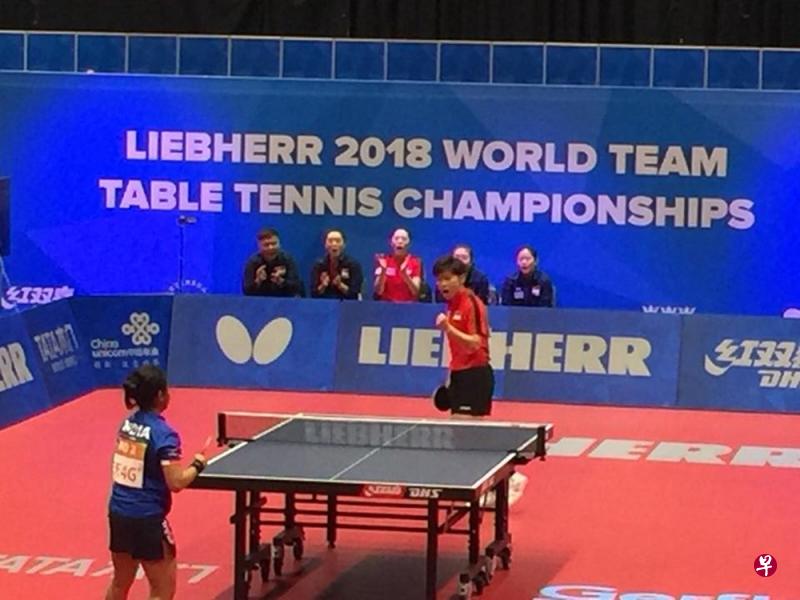 在今晚早些时候结束的世界乒乓球团体锦标赛中,我国女队3比0成功战胜印度队,报了在刚刚结束的共和联邦运动会中接连输给对手的一箭之仇。(新加坡乒乓总会面簿) 在今晚早些时候结束的世界乒乓球团体锦标赛中,我国女队3比0成功战胜印度队,报了在刚刚结束的共和联邦运动会中接连输给对手的一箭之仇。(新加坡乒乓总会面簿)