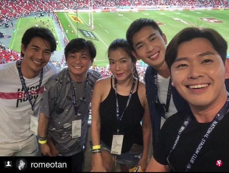陈罗密欧(右)、黄俊雄、瑞恩、周崇庆和方展发,出席昨晚的橄榄球比赛。(图片取自IG) 陈罗密欧(右)、黄俊雄、瑞恩、周崇庆和方展发,出席昨晚的橄榄球比赛。(图片取自IG)
