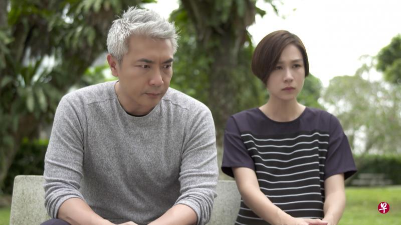 郑斌辉(左)饰演非常喜欢小朋友的咖啡师,对雅慧演的代理孕母产生感情。(新传媒提供) 郑斌辉(左)饰演非常喜欢小朋友的咖啡师,对雅慧演的代理孕母产生感情。(新传媒提供)