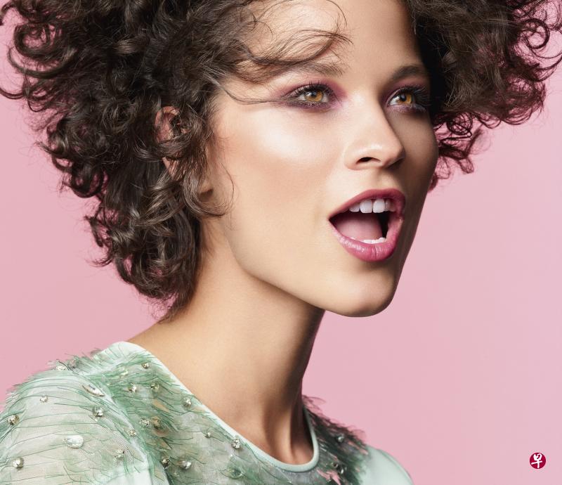 隔离霜的作用就是改善肌肤瑕疵,让妆容更服帖持久。 隔离霜的作用就是改善肌肤瑕疵,让妆容更服帖持久。