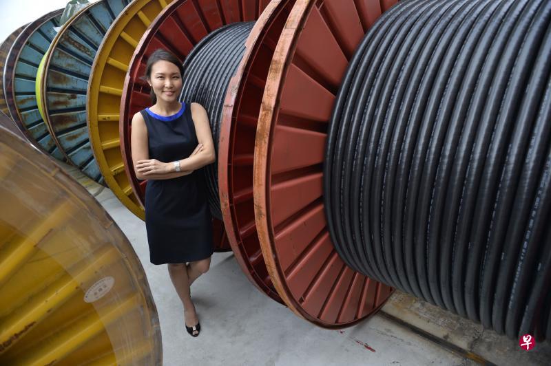 于念华:我们是一个家庭企业,把员工当成远方亲人一样。 于念华:我们是一个家庭企业,把员工当成远方亲人一样。