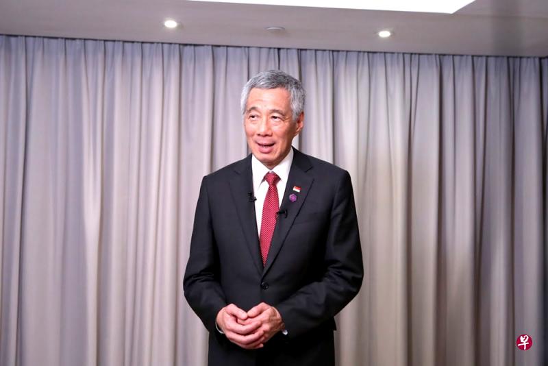 李显龙总理今天参加政府施政方针时指出,第四代部长合作、学习如何相辅相成、共同决策和承担后果,比谁会是总理接班人更重要。(新闻及通讯部提供) 李显龙总理今天参加政府施政方针时指出,第四代部长合作、学习如何相辅相成、共同决策和承担后果,比谁会是总理接班人更重要。(新闻及通讯部提供)