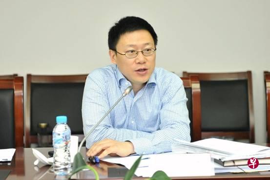 中央财经委员会办公室副主任廖岷曾是民谣歌手。(互联网) 中央财经委员会办公室副主任廖岷曾是民谣歌手。(互联网)