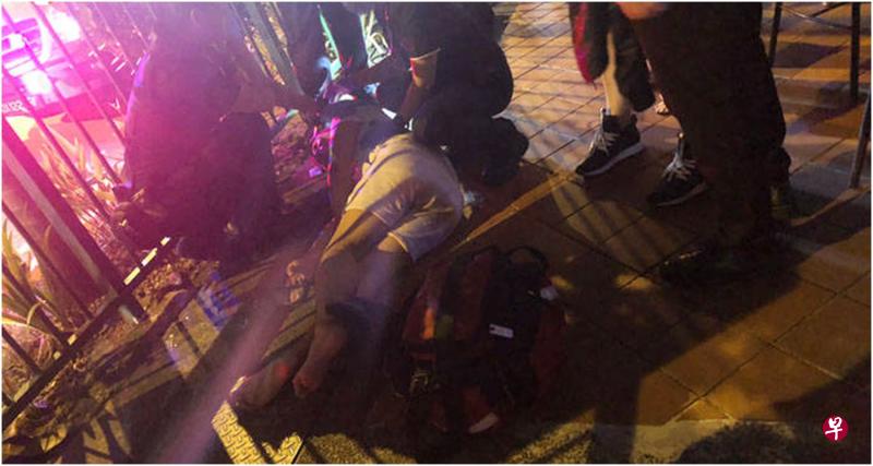 四名男子昨天凌晨在丹戎巴葛一带纠众闹事, 两名路人被打后受伤入院。(Stomp) 四名男子昨天凌晨在丹戎巴葛一带纠众闹事, 两名路人被打后受伤入院。(Stomp)