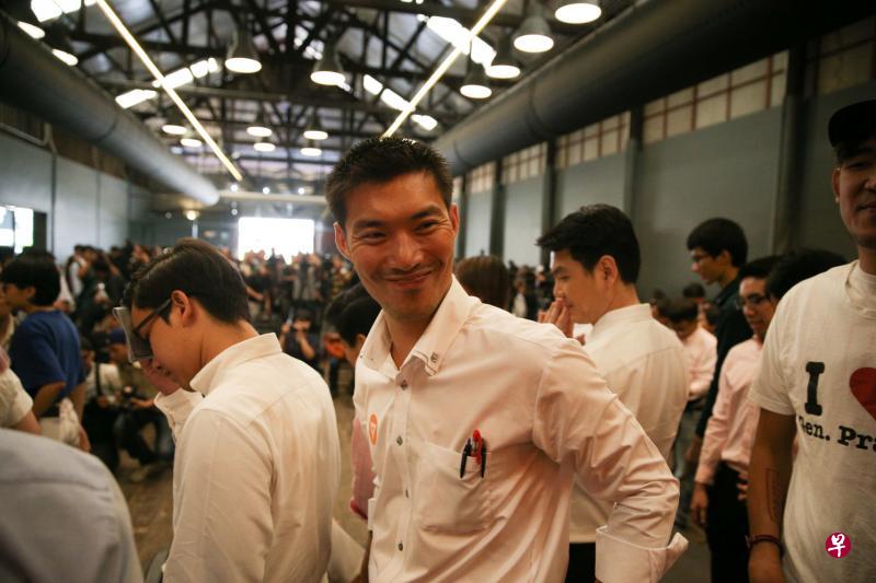 泰国年轻商业大亨塔纳通希望未来前进党能带领泰国走出持续多年的政治动荡局面。（路透社）