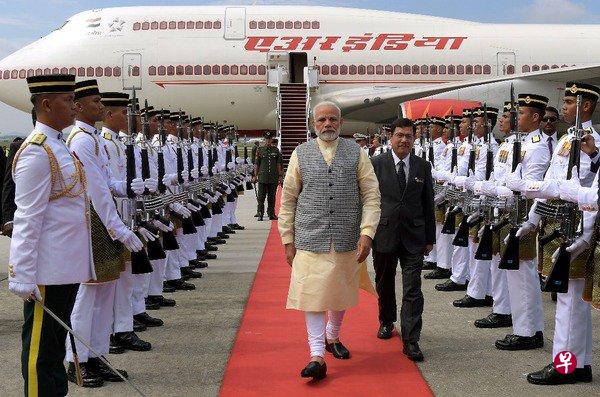 印度总理莫迪31日上午11时从印尼飞抵吉隆坡国际机场。(南洋商报) 印度总理莫迪31日上午11时从印尼飞抵吉隆坡国际机场。(南洋商报)