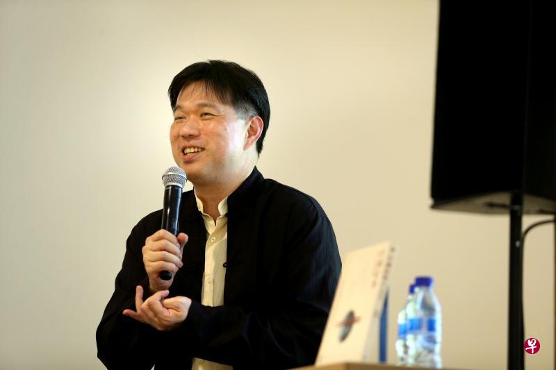 须文蔚借饮食挖掘历史记忆。(严宣融摄) 须文蔚借饮食挖掘历史记忆。(严宣融摄)