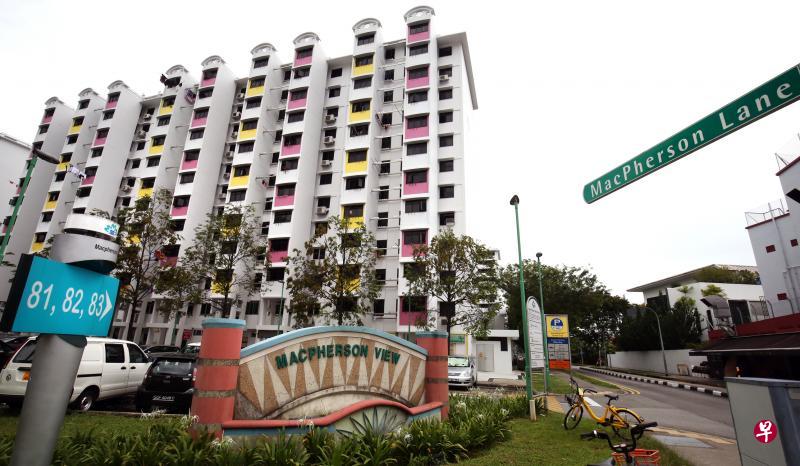 麦波申巷三座获选整体重建的旧组屋,有将近一半住户是60岁以上的年长者。(萧紫薇摄) 麦波申巷三座获选整体重建的旧组屋,有将近一半住户是60岁以上的年长者。(萧紫薇摄)