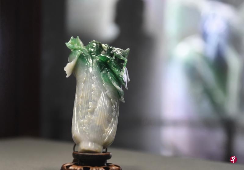 台北故宫收藏的“翠玉白菜”。（新华社）