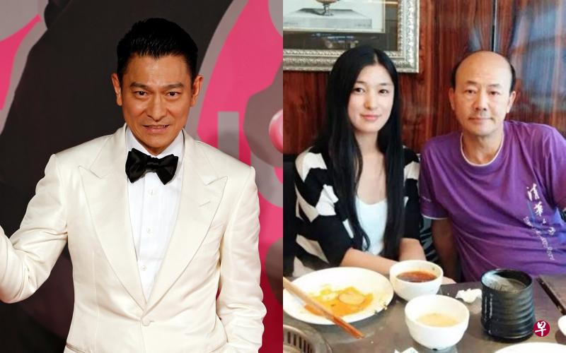 刘德华(左起)的粉丝马小晴想做刘德华与《东方日报》的和事佬,与朱其瑞合影。(作者提供) 刘德华(左起)的粉丝马小晴想做刘德华与《东方日报》的和事佬,与朱其瑞合影。(作者提供)