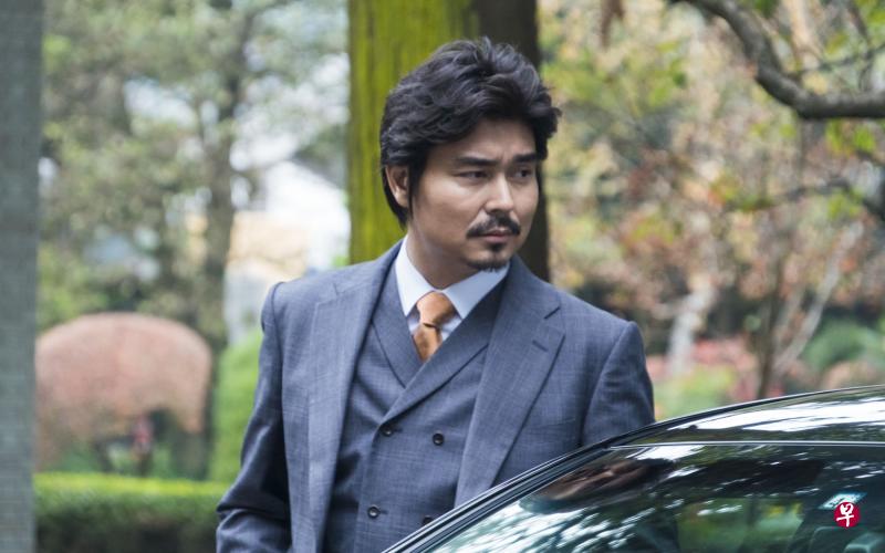 小泽征悦在《神探夏洛克小姐》里饰演夏洛克的哥哥——首相秘书双叶健人。(HBO Asia提供) 小泽征悦在《神探夏洛克小姐》里饰演夏洛克的哥哥——首相秘书双叶健人。(HBO Asia提供)