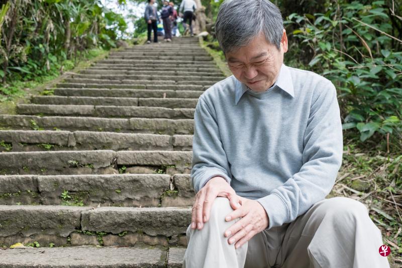 年过六十,每三人中,一人患有中度到重度痛症,如果从年轻时多注意,可避免老来受苦。(iStock图片) 年过六十,每三人中,一人患有中度到重度痛症,如果从年轻时多注意,可避免老来受苦。(iStock图片)