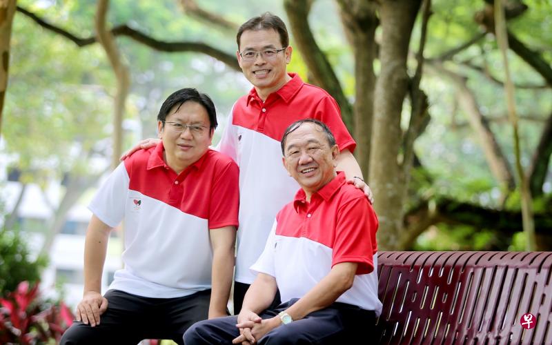 卓建南(中)将带领蔡国伟(左)、陈贵和与其他团员,竞选乒总会长与其他各个职位。(严宣融摄) 卓建南(中)将带领蔡国伟(左)、陈贵和与其他团员,竞选乒总会长与其他各个职位。(严宣融摄)