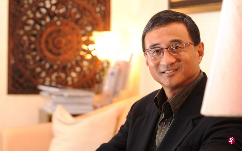 本地知名整形医生郭木金指出,投资顾问最初声称每个月可介绍约20名中国客户,之后改成承诺每个月介绍至少10名客户。(档案照片) 本地知名整形医生郭木金指出,投资顾问最初声称每个月可介绍约20名中国客户,之后改成承诺每个月介绍至少10名客户。(档案照片)