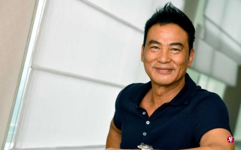 任达华在科幻悬疑网络剧《冒险王卫斯理》再演警察。(星洲日报) 任达华在科幻悬疑网络剧《冒险王卫斯理》再演警察。(星洲日报)