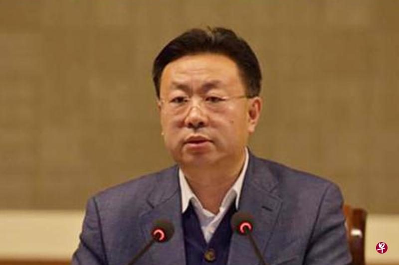 胡志强是典型的“官二代”,其父胡富国在位时,曾以清正廉洁多次被官媒报道。(互联网) 胡志强是典型的“官二代”,其父胡富国在位时,曾以清正廉洁多次被官媒报道。(互联网)