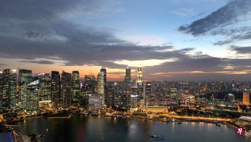 新加坡中央商业区(CBD)夜景。(档案照) 新加坡中央商业区(CBD)夜景。(档案照)