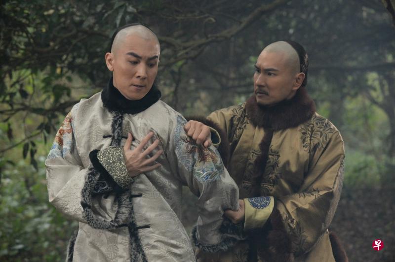 和珅(右,陈展鹏饰)与嘉庆(谭俊彦饰)在戏中斗争不断。(星和视界提供) 和珅(右,陈展鹏饰)与嘉庆(谭俊彦饰)在戏中斗争不断。(星和视界提供)