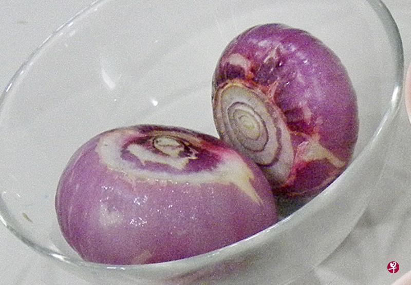 体质偏热的人不适宜吃洋葱。(档案照) 体质偏热的人不适宜吃洋葱。(档案照)