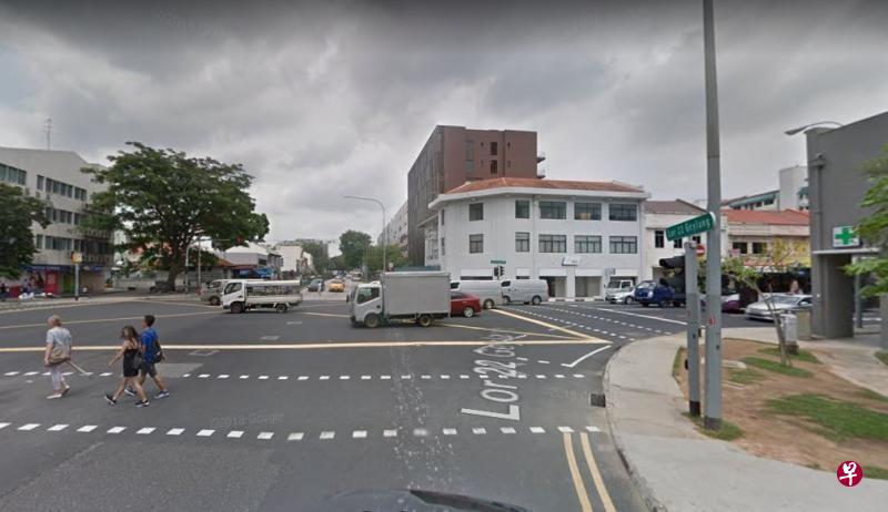 李勇在芽笼路与芽笼22巷交界处过马路时,不幸被车撞死。(取自网络) 李勇在芽笼路与芽笼22巷交界处过马路时,不幸被车撞死。(取自网络)