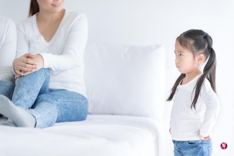 父母应教导孩子如何克服害怕等负面情绪。(iStock图片) 父母应教导孩子如何克服害怕等负面情绪。(iStock图片)