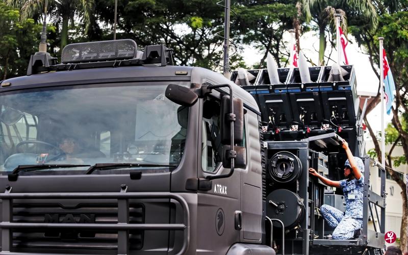 SPYDER地对空导弹系统同时搭载怪蛇5型(两侧)与德比导弹(中间),分别装设了红外线和无线电制导功能。(林国明摄) SPYDER地对空导弹系统同时搭载怪蛇5型(两侧)与德比导弹(中间),分别装设了红外线和无线电制导功能。(林国明摄)