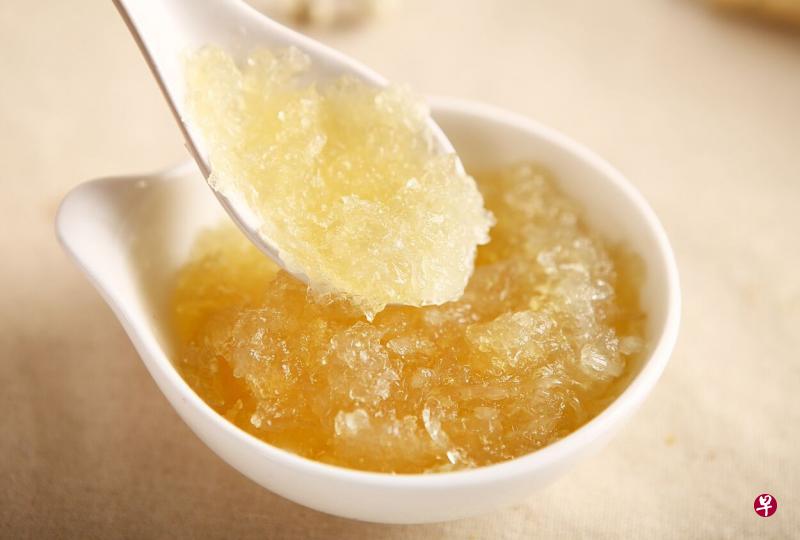 传统上,燕窝被视为珍贵的食品,具有养阴润燥、养颜美容、补中益气、补肺及治疗虚劳咳嗽等功效。(档案照) 传统上,燕窝被视为珍贵的食品,具有养阴润燥、养颜美容、补中益气、补肺及治疗虚劳咳嗽等功效。(档案照)