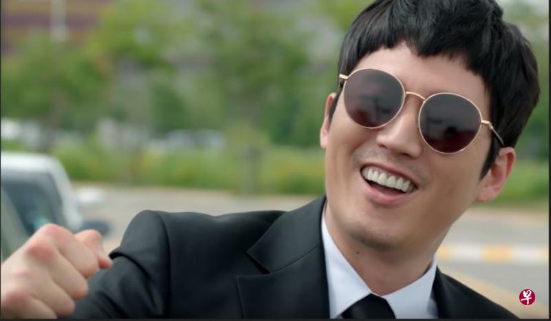 张赫说,当了这么多年演员,他知道如何展示自己的魅力,而且现在的他更懂得人情世故。(ONE频道提供) 张赫说,当了这么多年演员,他知道如何展示自己的魅力,而且现在的他更懂得人情世故。(ONE频道提供)