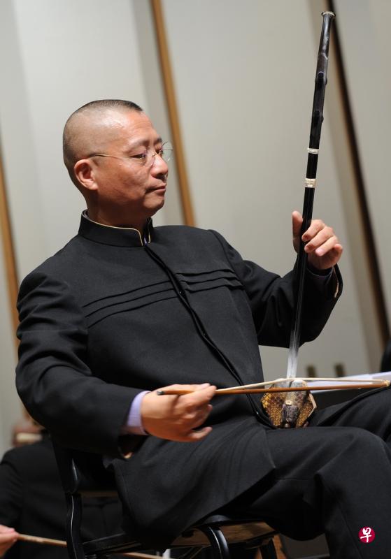 二胡演奏家赵剑华(左)和女高音马青将携手在“歌乐争辉”音乐会上呈献节目。(主办方提供) 二胡演奏家赵剑华(左)和女高音马青将携手在“歌乐争辉”音乐会上呈献节目。(主办方提供)