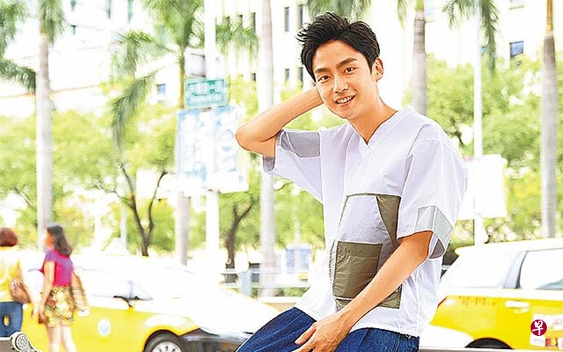 林鹤轩曾因没钱整牙错失角色,《切》导演出钱帮他补牙缝。 林鹤轩曾因没钱整牙错失角色,《切》导演出钱帮他补牙缝。