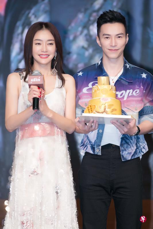 秦岚(左)和王冠逸多次合作,默契十足。(图片由Shining Entertainment提供) 秦岚(左)和王冠逸多次合作,默契十足。(图片由Shining Entertainment提供)