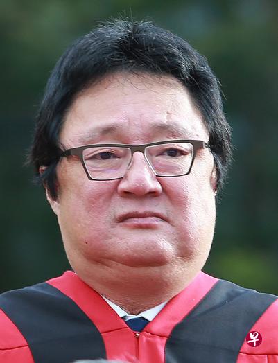 韦思舜在2013年8月走马上任为高庭司法委员,2015年受委为高庭法官。(档案照片) 韦思舜在2013年8月走马上任为高庭司法委员,2015年受委为高庭法官。(档案照片)