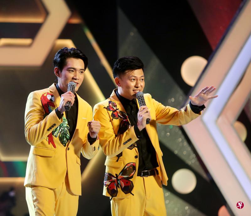 Pornsak(右)和黄振隆主持《歌台星力量》。(MCI提供) Pornsak(右)和黄振隆主持《歌台星力量》。(MCI提供)