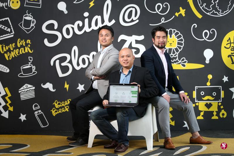 AiChat以开发企业对消费者(B2C)聊天机器人为主,由三名平均年龄34岁的年轻人所创,他们是傅嘉荣(左起)、杨祥伟和刘光伟。(叶振忠摄) AiChat以开发企业对消费者(B2C)聊天机器人为主,由三名平均年龄34岁的年轻人所创,他们是傅嘉荣(左起)、杨祥伟和刘光伟。(叶振忠摄)