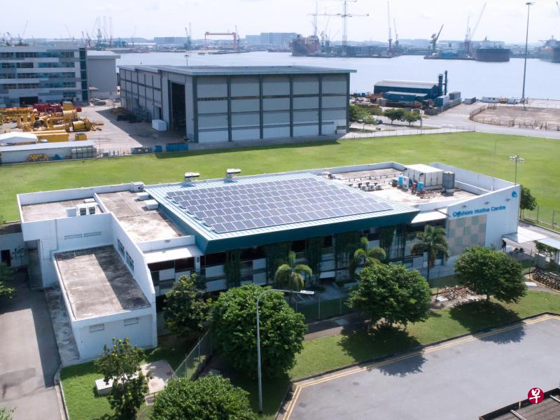 位于大士南的岸外海事中心是其中一个可生产太阳能电力的建筑。(裕廊集团提供) 位于大士南的岸外海事中心是其中一个可生产太阳能电力的建筑。(裕廊集团提供)