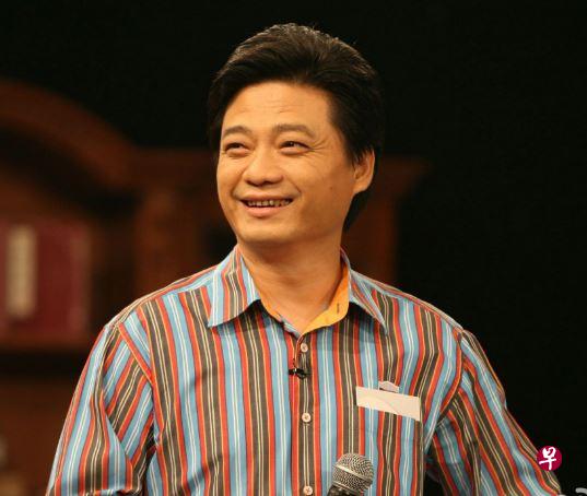 中国著名前电视节目主持人崔永元与中国尚具有重大影响力的导演冯小刚骂架。(档案照) 中国著名前电视节目主持人崔永元与中国尚具有重大影响力的导演冯小刚骂架。(档案照)