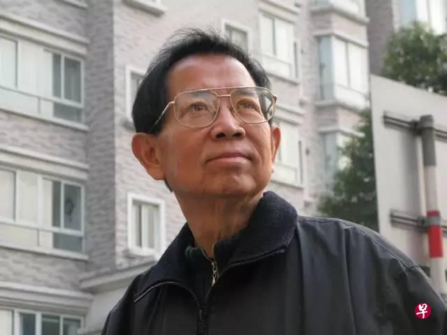 沙叶新一生笔耕不辍,曾创作《耶稣·孔子·披头士列侬》《假如我是真的》《陈毅市长》《寻找男子汉》《尊严》等话剧。(互联网) 沙叶新一生笔耕不辍,曾创作《耶稣·孔子·披头士列侬》《假如我是真的》《陈毅市长》《寻找男子汉》《尊严》等话剧。(互联网)