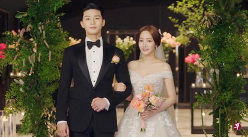 朴叙俊和朴敏英被爆“两人原本打算在《金秘书》杀青后就宣布结婚,嫁妆都准备好了”。(互联网) 朴叙俊和朴敏英被爆“两人原本打算在《金秘书》杀青后就宣布结婚,嫁妆都准备好了”。(互联网)