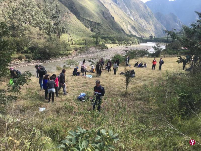 两列旅游列车相撞造成31人受伤。(路透社) 两列旅游列车相撞造成31人受伤。(路透社)