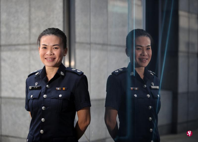 新加坡警察部队督察与执法局副警监林惠慧,因过去16年对内政团队做出卓越贡献,于昨日获颁内政部长国庆奖章。(林泽锐摄) 新加坡警察部队督察与执法局副警监林惠慧,因过去16年对内政团队做出卓越贡献,于昨日获颁内政部长国庆奖章。(林泽锐摄)