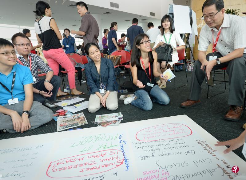 数万人参加了2012年举行的“我们的新加坡对话会”,就国家政策交流意见,共同塑造国家的未来。(档案照片) 数万人参加了2012年举行的“我们的新加坡对话会”,就国家政策交流意见,共同塑造国家的未来。(档案照片)
