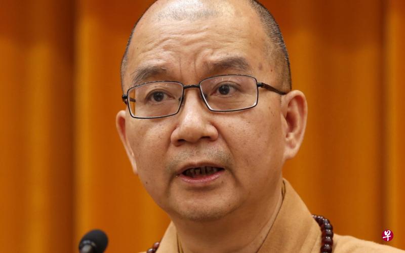 据《星岛日报》报道,学诚目前在福州一个小院“闭门思过”,并被禁止出国。(中新社) 据《星岛日报》报道,学诚目前在福州一个小院“闭门思过”,并被禁止出国。(中新社)