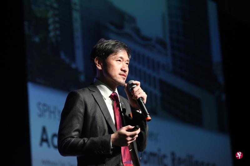 新加坡报业控股副执行长陈康威:集团现在投资新行业,赚到钱再拨回去投资核心的媒体业。(邝启聪摄) 新加坡报业控股副执行长陈康威:集团现在投资新行业,赚到钱再拨回去投资核心的媒体业。(邝启聪摄)