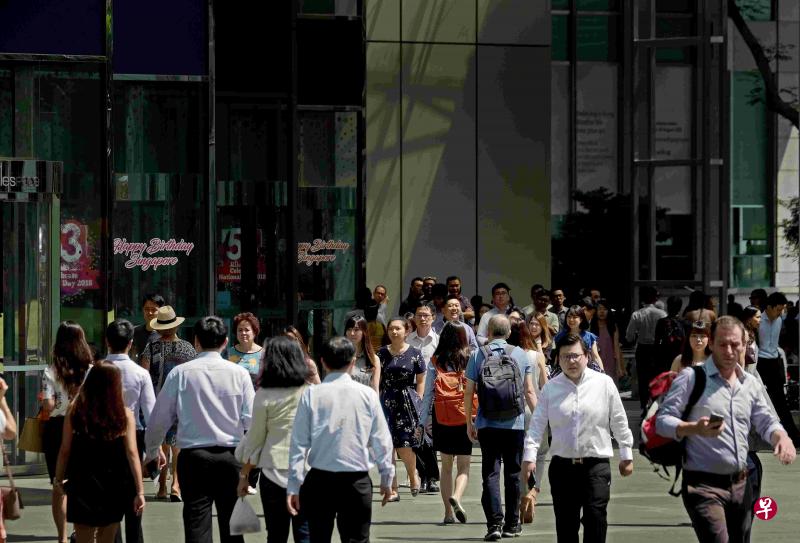 作者认为,过分地以金钱收入比重来划分人才,排拒真有能力者于门外,是令人沮丧的。(档案照) 作者认为,过分地以金钱收入比重来划分人才,排拒真有能力者于门外,是令人沮丧的。(档案照)