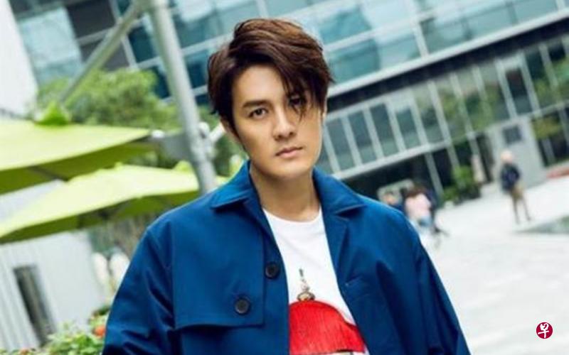 38岁的吴克群第一次自编自导自演的电影《为你写诗》预计近期上映。(互联网) 38岁的吴克群第一次自编自导自演的电影《为你写诗》预计近期上映。(互联网)