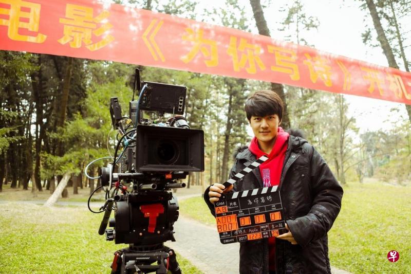 吴克群自编自导自演的电影《为你写诗》即将上映。 吴克群自编自导自演的电影《为你写诗》即将上映。