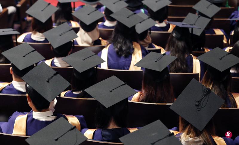 对大多数人而言,求学的一个重要目标,就是圆当 “大学生” 的梦。(档案照) 对大多数人而言,求学的一个重要目标,就是圆当 “大学生” 的梦。(档案照)